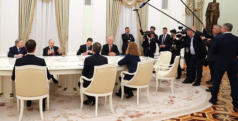 Путин в Москве провел переговоры со Стивеном Уиткоффом