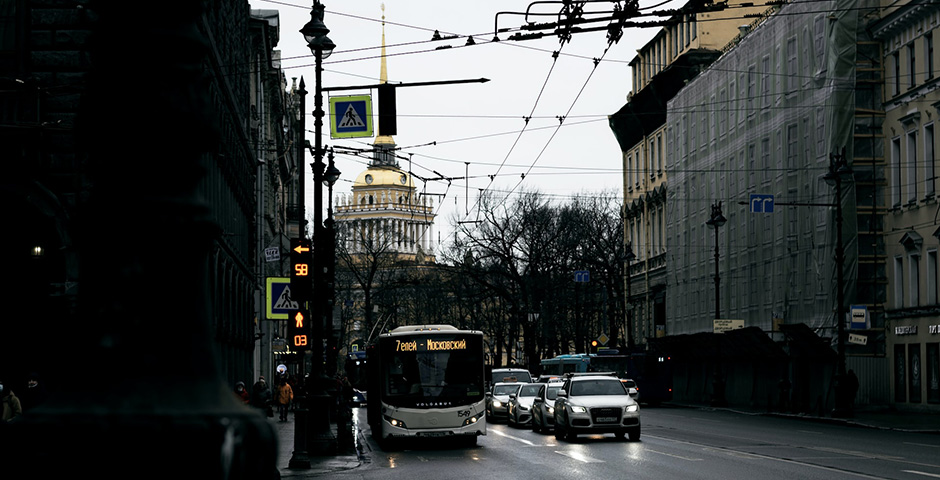 В трех районах Петербурга будут измерять выбросы от автомобилей