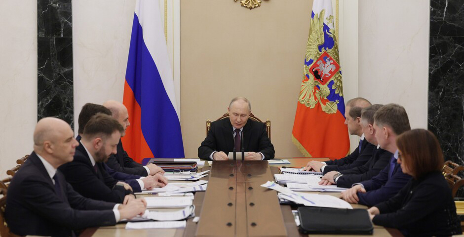 Путин призвал нефтяников направить допдоходы на уплату банкам долгов