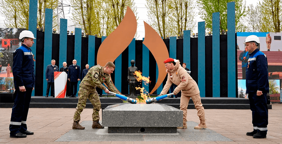 К юбилею Победы в РФ одновременно зажглись несколько десятков Вечных огней