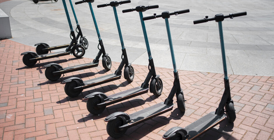 В Петербурге официально стартовал новый сезон электросамокатов