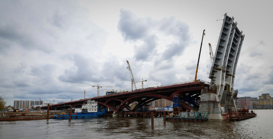 Движение по новому разводному мосту в Петербурге должны открыть в следующем году