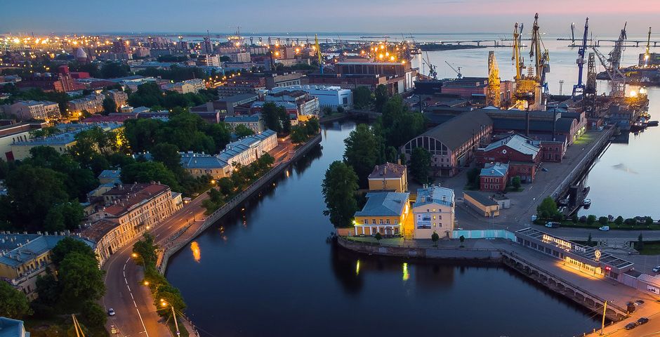 Боевой ледокол «Иван Папанин» спустили на воду в Петербурге