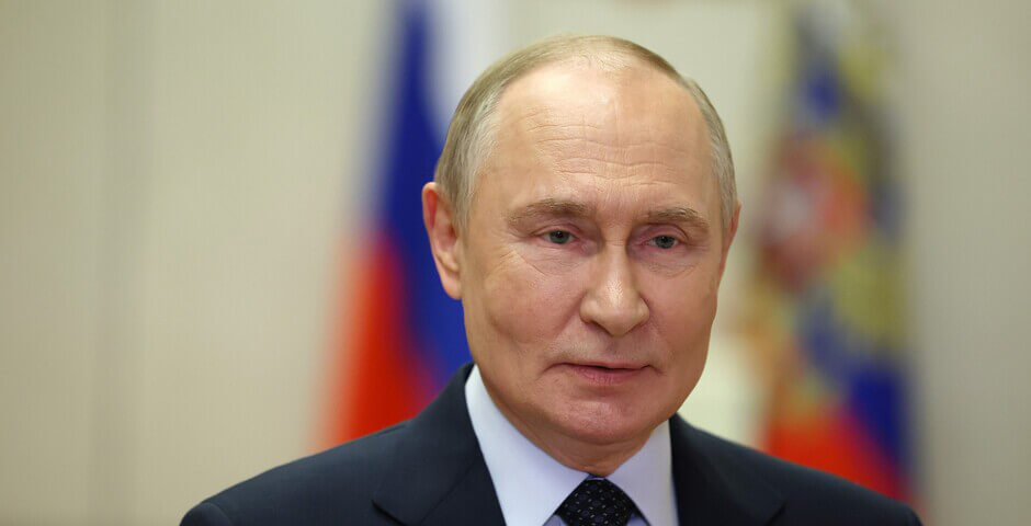 Владимир Путин поднял себе зарплату с 1 октября