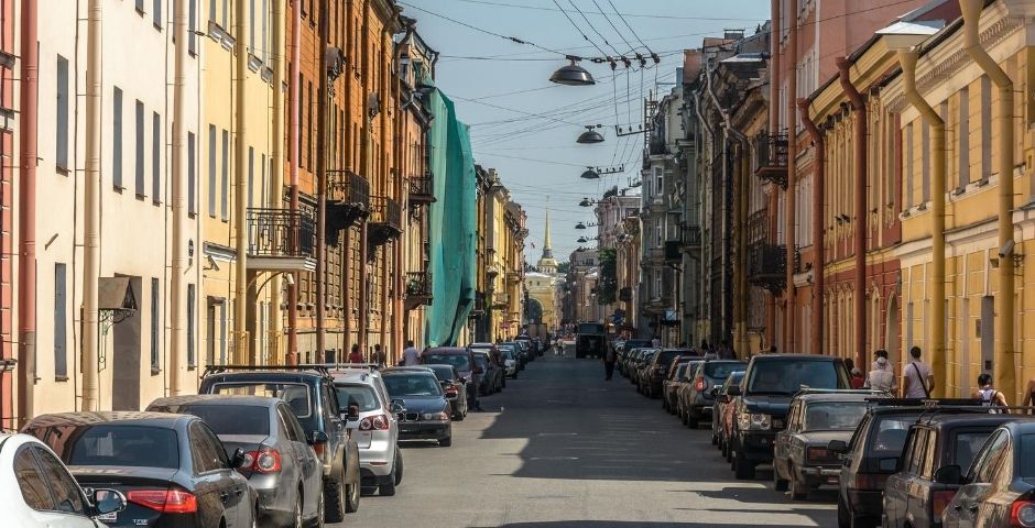 В Петербурге более тысячи работников социальной сферы получили единовременные выплаты