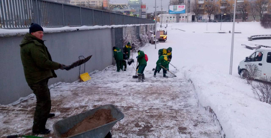 Губернатор Алиханов: администрация Калининграда не справилась с уборкой улиц от снега
