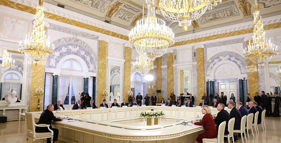 Путин провел в Петербурге заседание попечительского совета Мариинского театра
