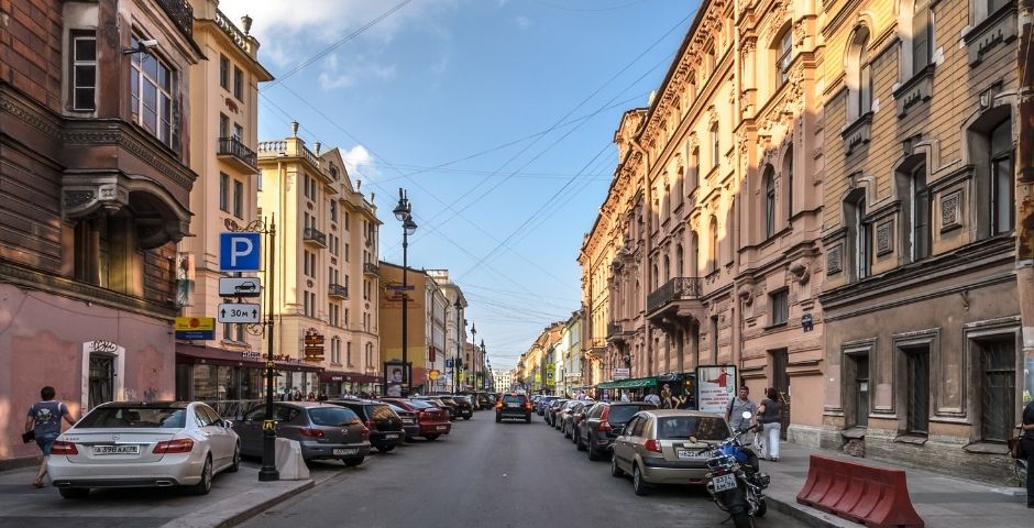 Парковка на улице Рубинштейна обойдется петербуржцам в 1,8 тыс. рублей