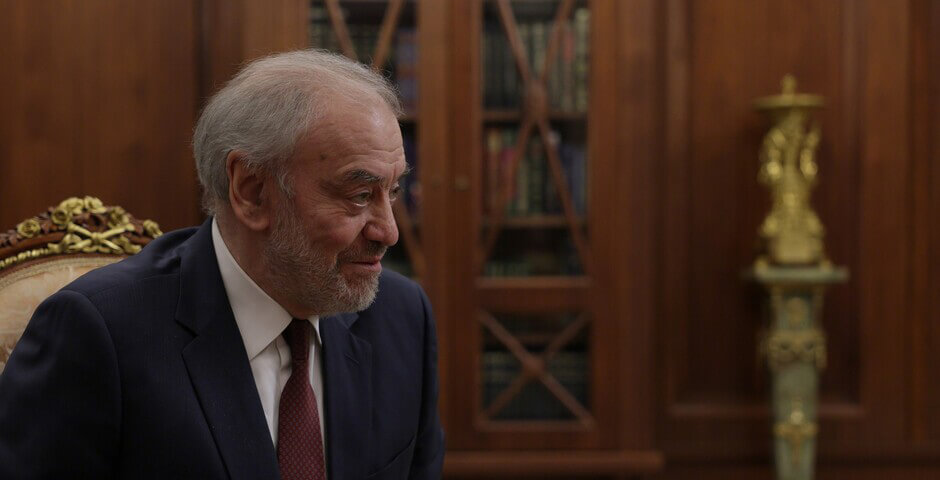 В Москве и Петербурге предложили создать культурные центры