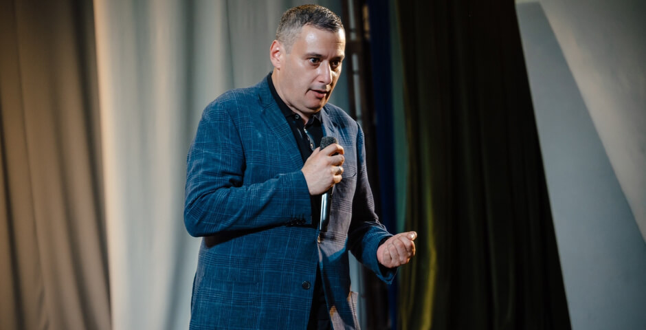 Губернатор Курской области Хинштейн попал в больницу после ДТП