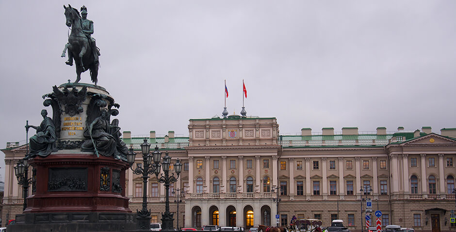 Петербургские парламентарии приняли бюджет на 2026 год