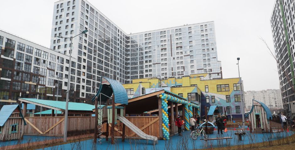 Первый детский сад открыли на намывных территориях Петербурга