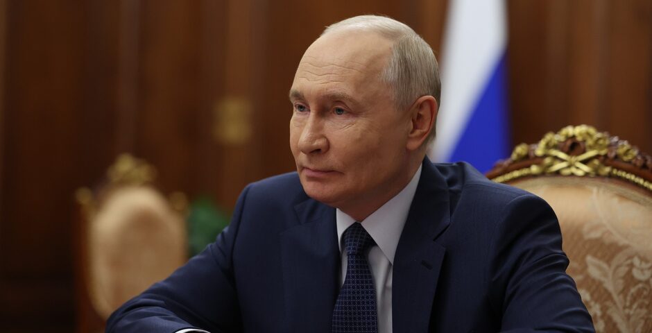 Владимир Путин встретился с лидерами партий Госдумы РФ. Главные заявления руководителя страны
