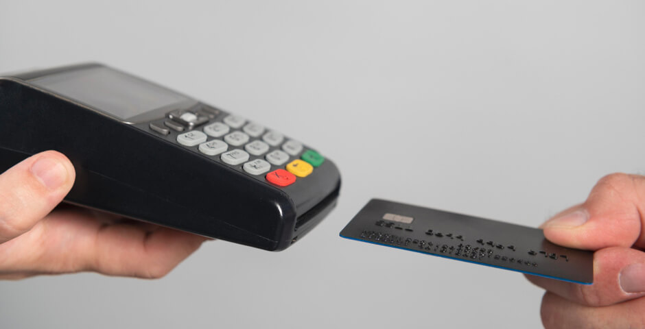 ЦБ обсуждает проблему отключение карт Visa и Mastercard