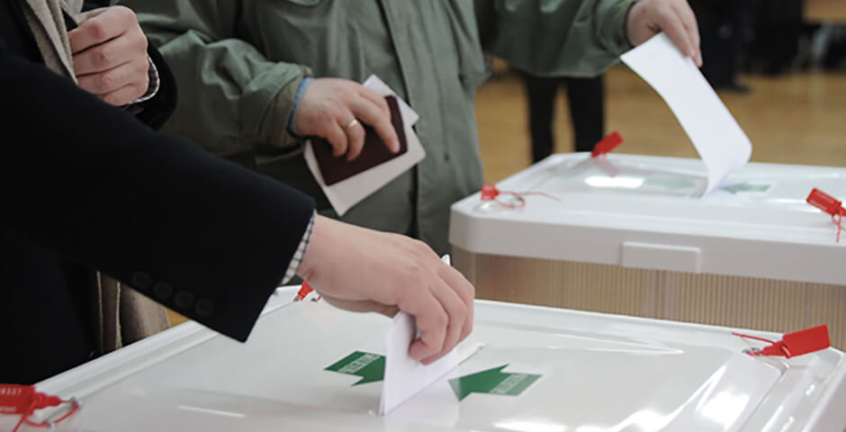 На довыборах в муниципалитеты Петербурга победили «единоросы»