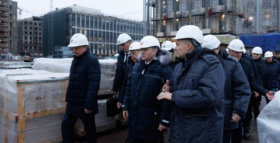 Игорь Краснов проверил стройку здания Верховного суда в Петербурге