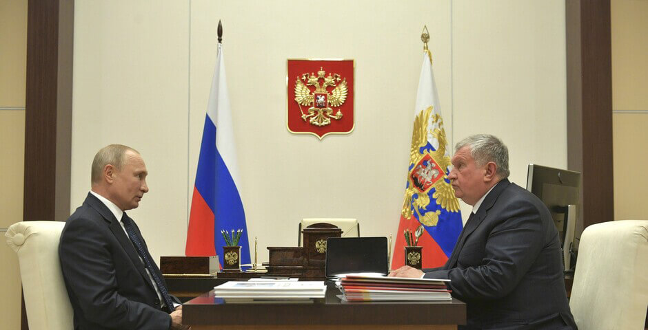 Сечин обратился к Путину с идеями по стабилизации рынка топлива