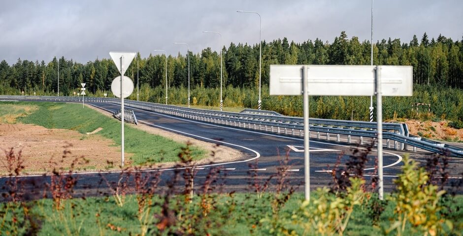 Досрочно открылось движение по новой развязке на трассе М-11 «Нева»