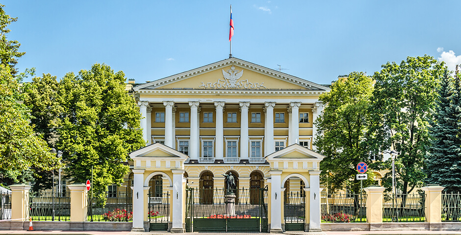 В Петербурге глава комитета по контролю за имуществом ушел с поста