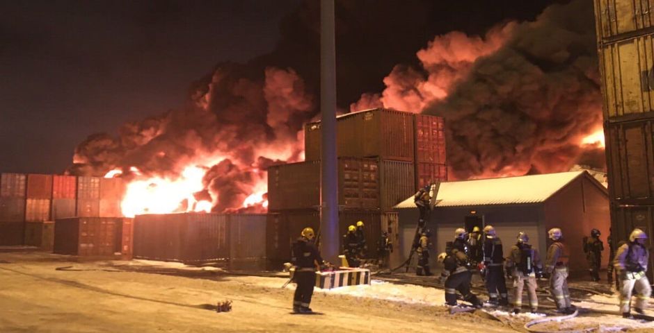 Крупный пожар произошел на складе подрядчика «Трансконтейнера»