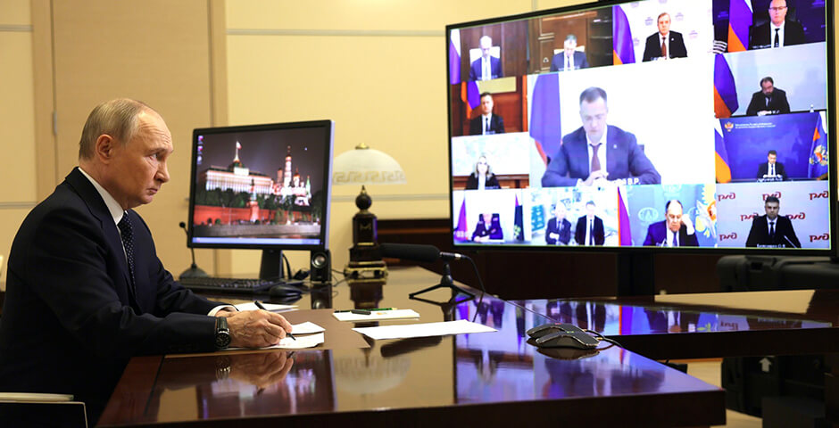 Путин поручил правительству уделять особое внимание поддержке интернета