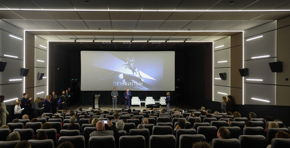 «Ленфильм» попросил оказать поддержку в сохранении уникального архива и ценного реквизита