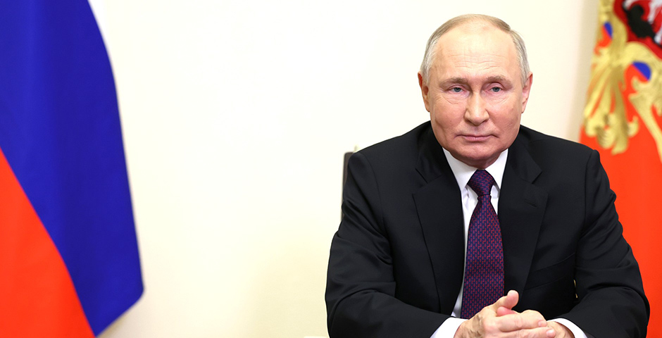 Путин поручил правительству снизить уровень бедности в России