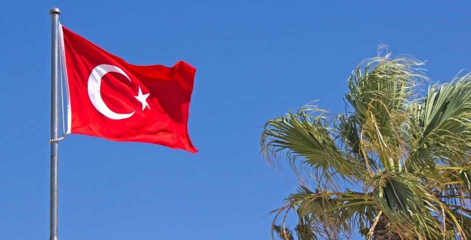 Турция решила оставить ограничения для иностранных туристов