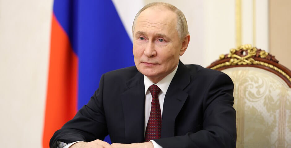 Владимир Путин поручил оптимизировать требования к нагрузке учителей