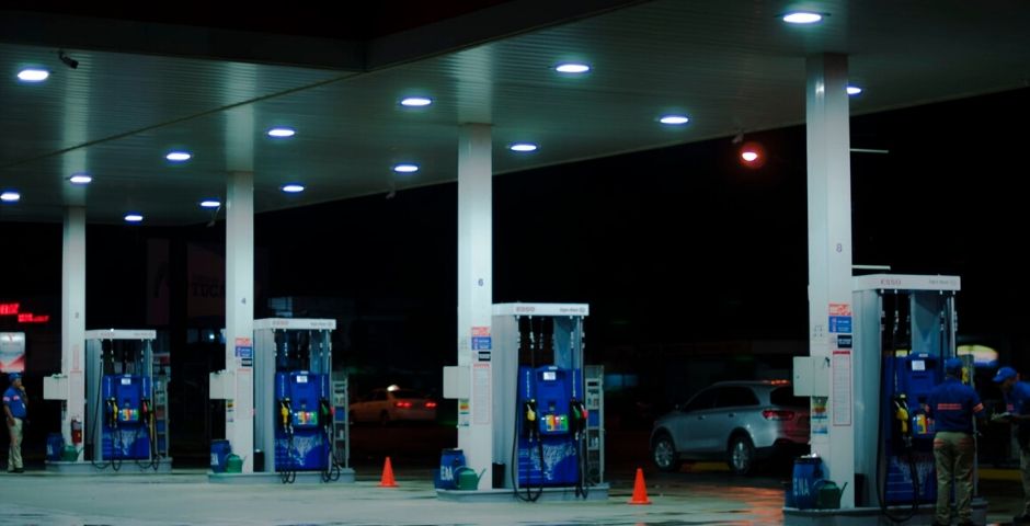 Аналитики: в России начал дешеветь бензин