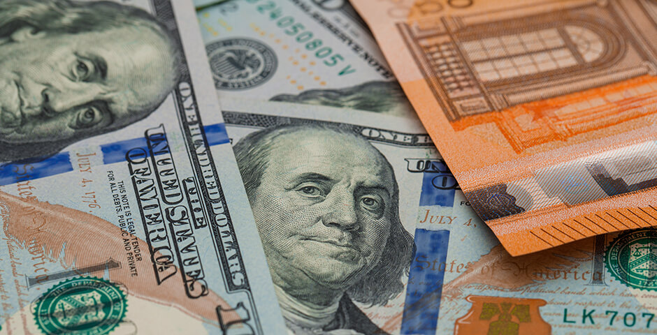 Исследование: только 2 из 10 россиян продолжают следить за курсами доллара и евро