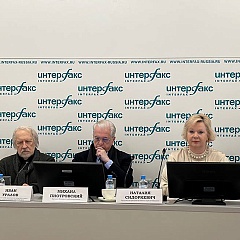 «Наше сообщество следует назвать своеобразным коллективным „музейным хранителем“ культурных традиций самого прекрасного на земле города»