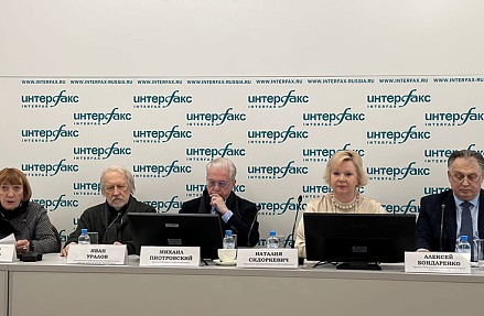 «Наше сообщество следует назвать своеобразным коллективным „музейным хранителем“ культурных традиций самого прекрасного на земле города»