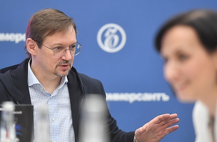 Александр Журавский представил в офисе «Коммерсантъ Северо-Запад» свой роман «Альтернатива»